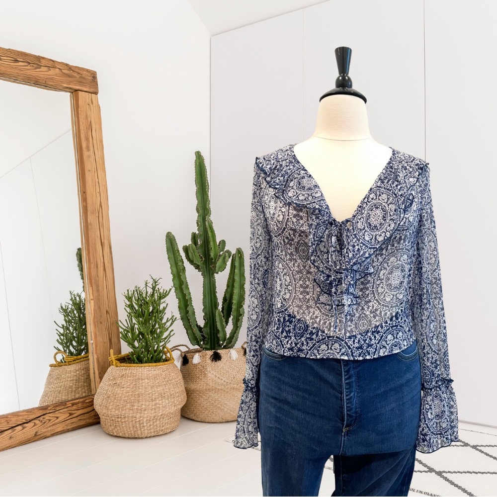 Band of Gypsies Long Sleeve Geometric Ruffle Front Top